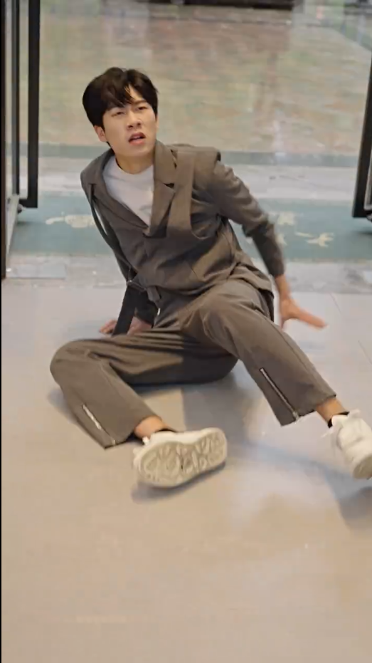 不装了，姑爷摊牌了第09集